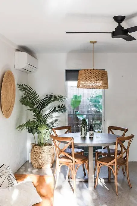 'Sunshine Beach Bungalow' - Beautiful Noosa Home 0*,